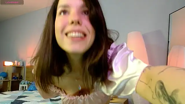 Chat +18 de Maya_Campbell ao vivo