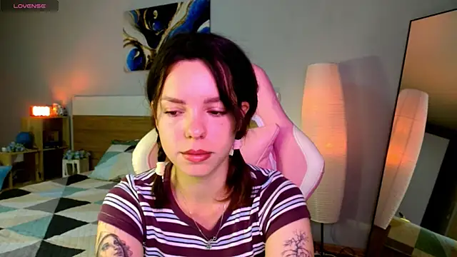 Chat +18 de Maya_Campbell ao vivo