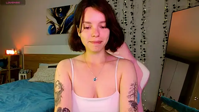 Chat +18 de Maya_Campbell ao vivo