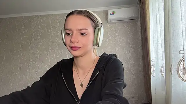 Show modela DorianRamsden na web-kameri
