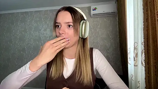 Show modela DorianRamsden na web-kameri
