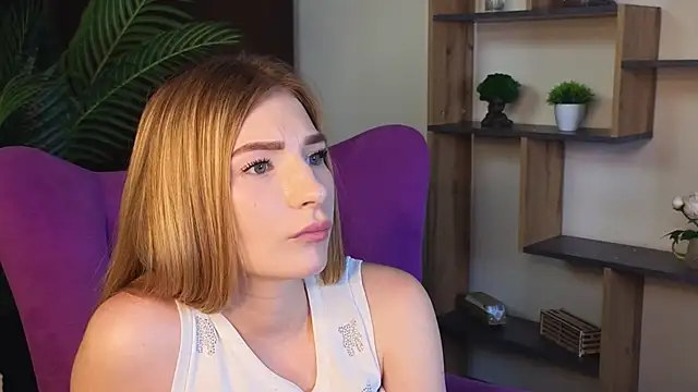 Show modela TashiaFink na web-kameri