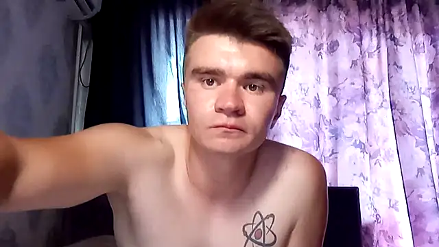 Adrian_gray_n Webbikameraesitys