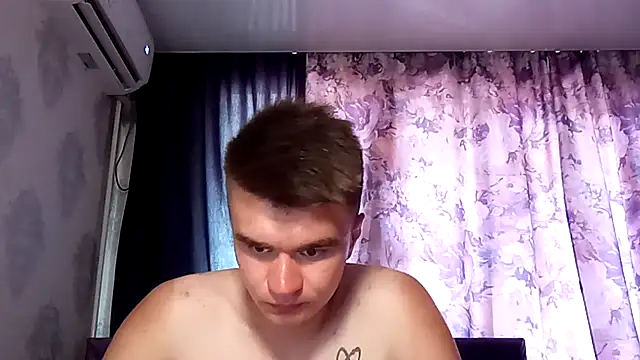 Show modela Adrian_gray_ na web-kameri