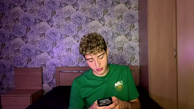 AlfredSweet webcam show