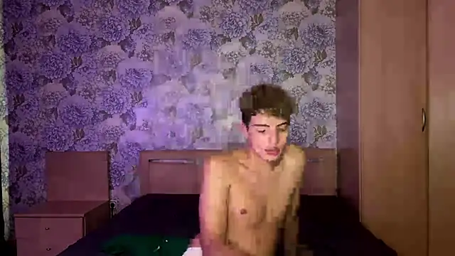 Show modela AlfredSweet na web-kameri