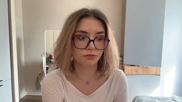 AnnaVelvetFire's Webcam Show