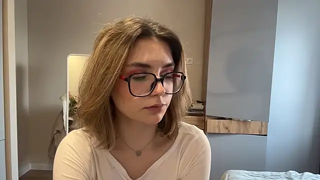 AnnaVelvetFire's Webcam Show