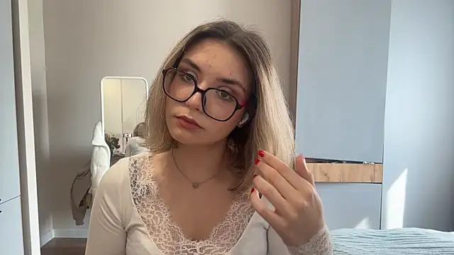 AnnaVelvetFire Adlı Modelin Canlı XXX Sohbeti