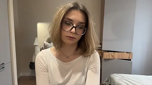 AnnaVelvetFire's Webcam Show