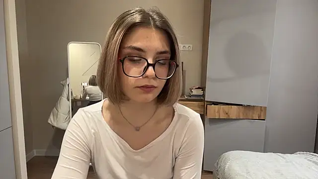AnnaVelvetFire Adlı Modelin Canlı XXX Sohbeti