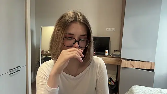 AnnaVelvetFire Adlı Modelin Canlı XXX Sohbeti
