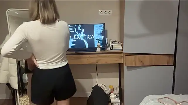 AnnaVelvetFire's Live XXX Chat