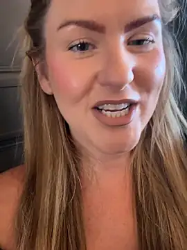 CharleighBaker Show in webcam