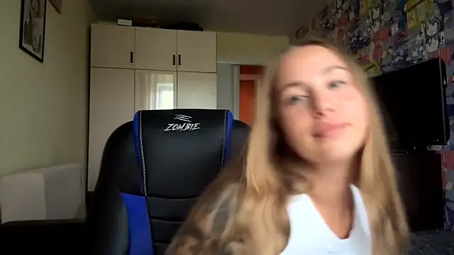 Micky_blush's Webcam Show