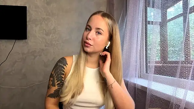 Micky_blush Adlı Modelin Canlı XXX Sohbeti