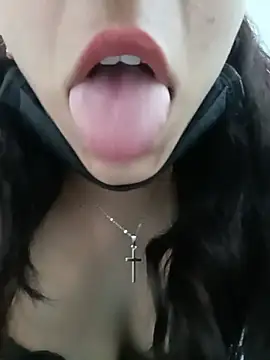 צ'אט XXX בשידור חי של HazelCharm