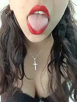 צ'אט XXX בשידור חי של HazelCharm