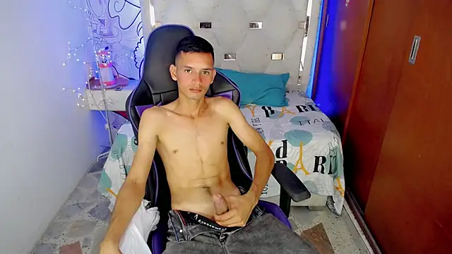 Kiwy_10 Webcamshow