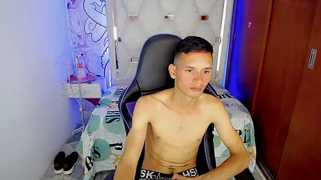 Kiwy_10 – webcam-show