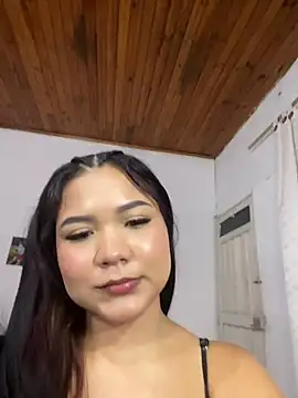 Chat +18 de kiaradolls ao vivo