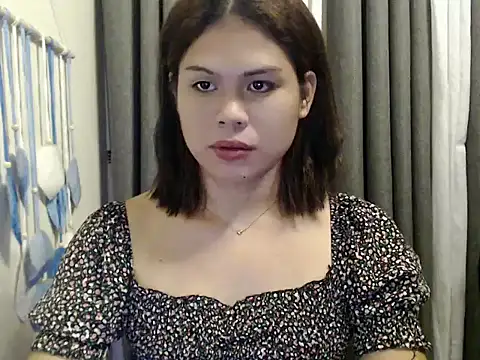 carla_newhere's Webcam Show