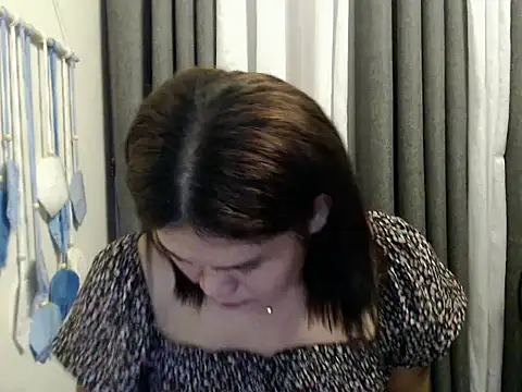 carla_newhere Show Webcam