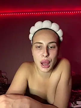 XXX chat uživo modela Buurniii