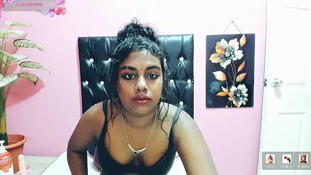 Chat XXX en directo de FOXY_LUNA