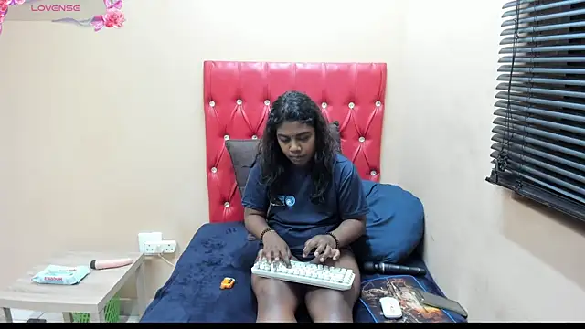 FOXY_LUNA's Live XXX Chat