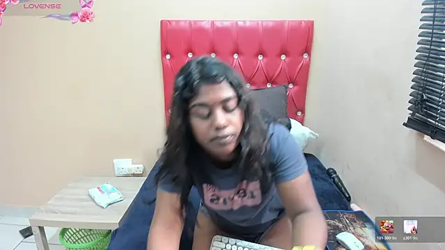 FOXY_LUNA's Live XXX Chat
