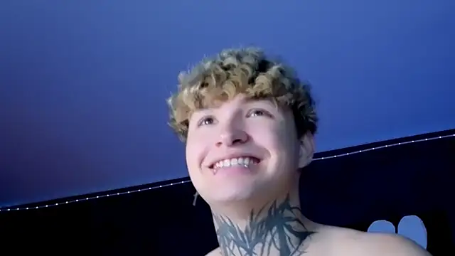 Pertunjukan Kamera Web JonnyDarkk