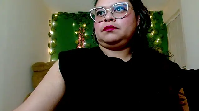 Chat +18 de xiomara1609 ao vivo