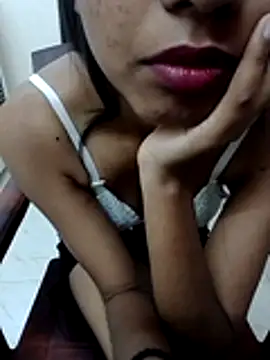 Sizzling_Rohini_'s Webcam Show