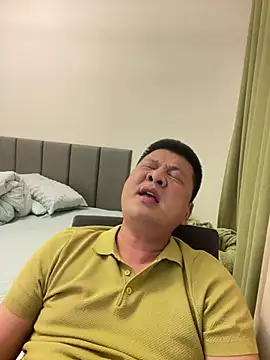 Show modela zhang1118 na web-kameri