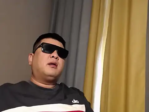 zhang1118 Webcam show
