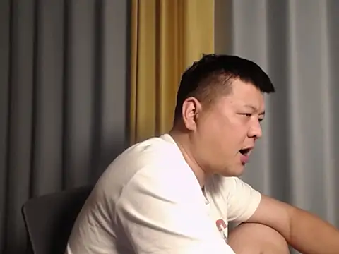 zhang1118 在線直播表演