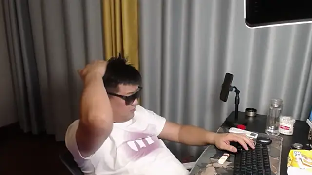 zhang1118 webkamerás műsora