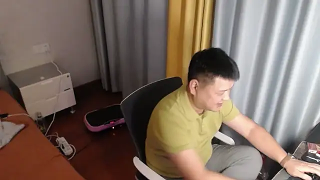 zhang1118 Шоу с уебкамера