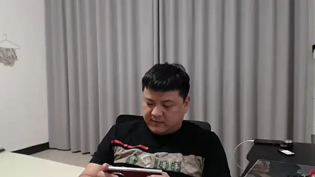 zhang1118 在線直播表演