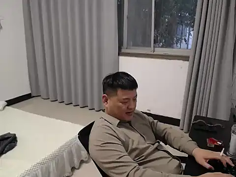 zhang1118 在線直播表演