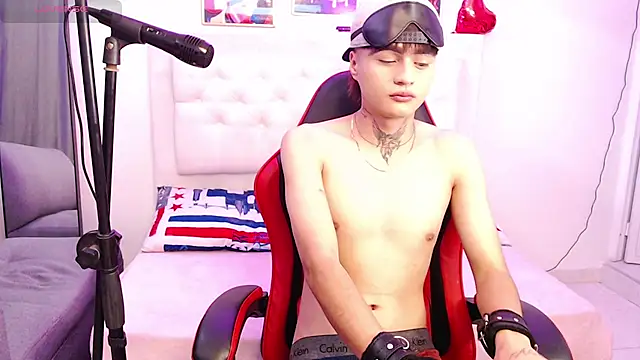 Ninou_14 Webcam Show
