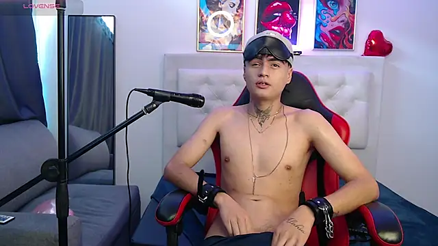 Ninou_14 Webcam Show