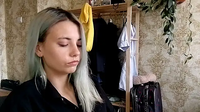Helen18glo's Live Chat Room