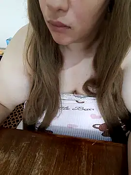 Show de Madam_bezzzoul na webcam