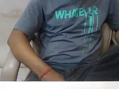 Aloneisbest Webcam show