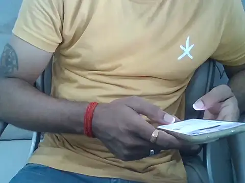 הופעת וובקאם של Aloneisbest