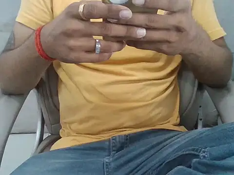 Aloneisbest Webcam Show