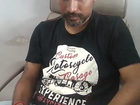 Aloneisbest webcam show
