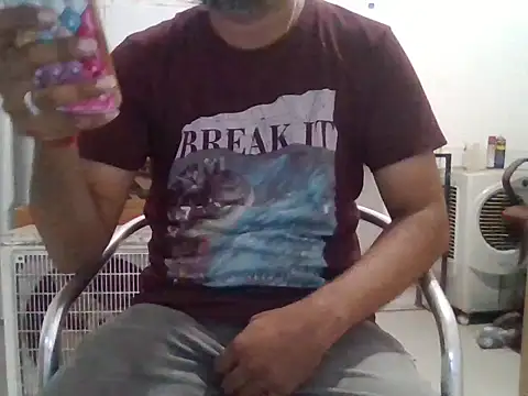 Aloneisbest Show Webcam